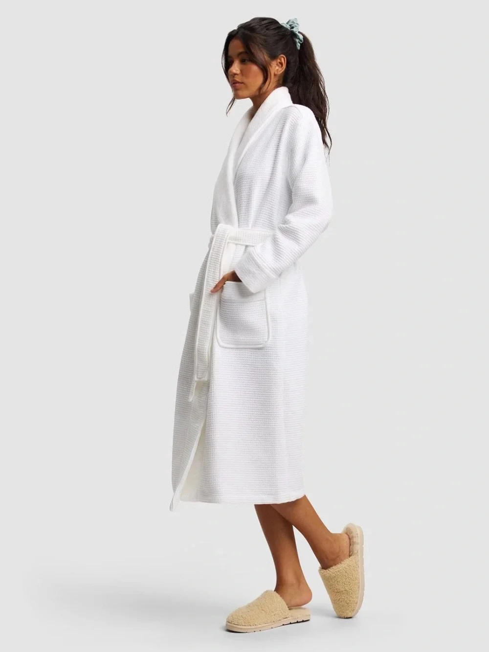 Cozy Earth New White Waffle Bath Robe $138 Retail Gift Indulgent Spa Day